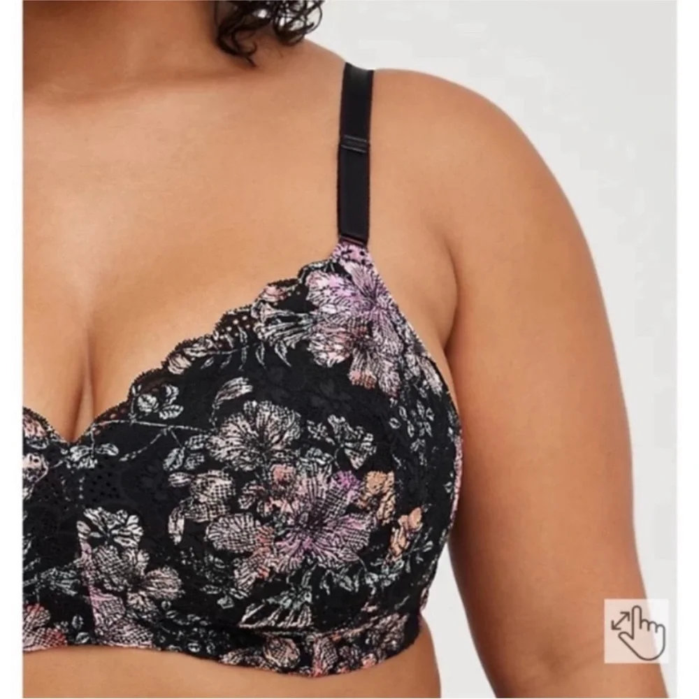 Torrid Floral Lace Lightly Lined 360° Smoothing™ Everyday Wire-Free Bra NWT
